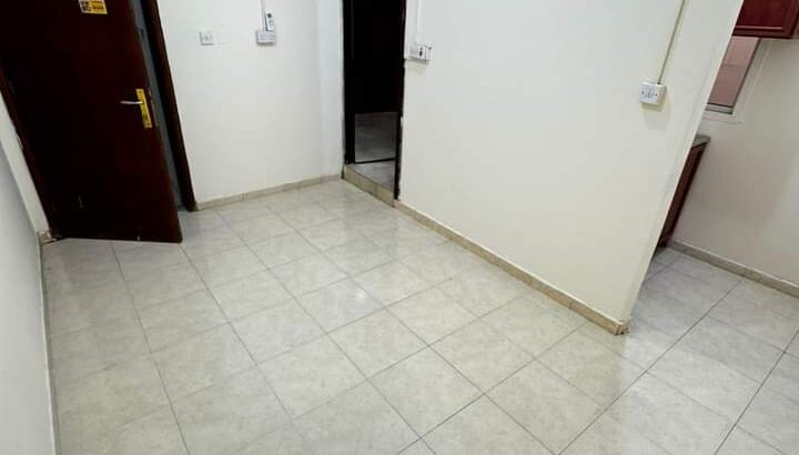 شقه للايجار بدون عمولة استديو طابق اول