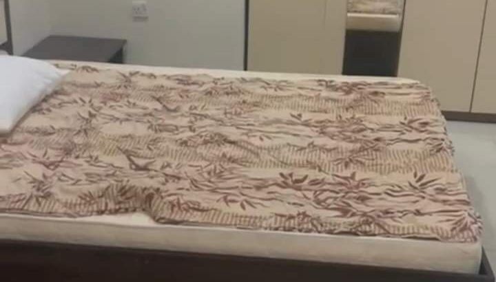 استديو مفروش للأيجار غرفه وحمام ومطبخ مفتوح