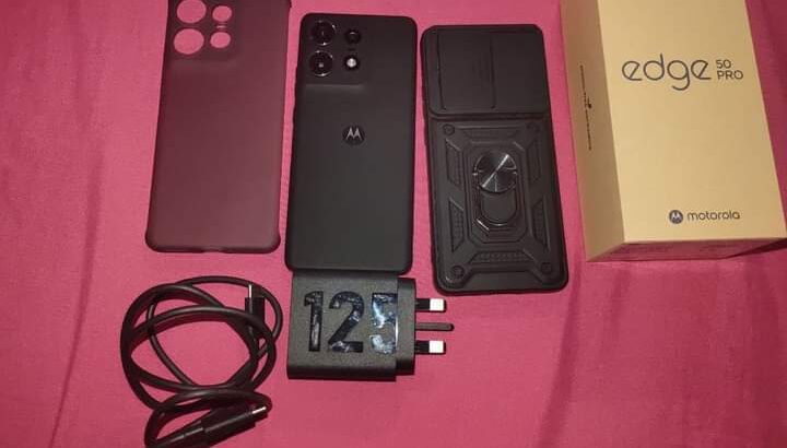 Motorola edge 50 pro 512 موبايل للبيع