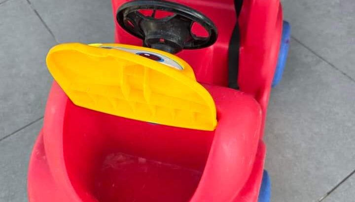 لعبة أطفال أو عربة أطفال مستعملة خفيف للبيع