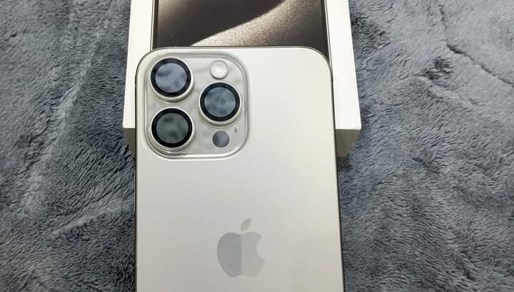 جوال للبيع ايفون 15برو ماكس  استعمال خفيف