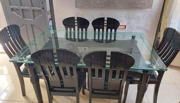 للبيع سفره 6 كراسي وتربيزا مقاس 1.50*90