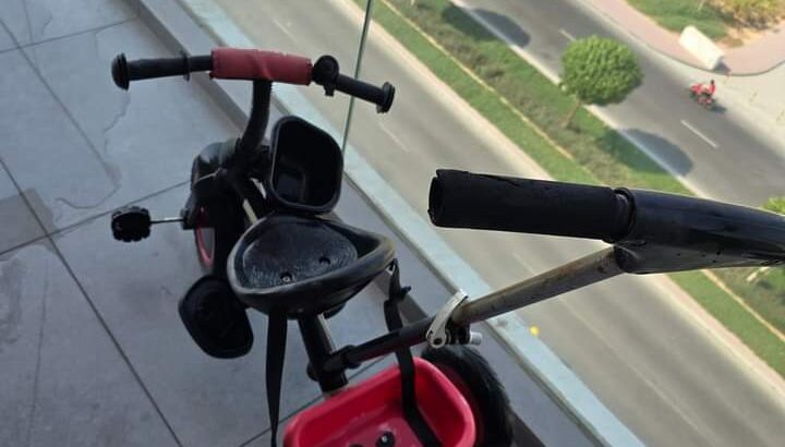 لعبة أطفال أو عربة أطفال مستعملة خفيف للبيع