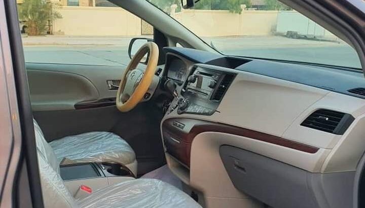 تويوتا سيينا 2012 XLE وارد أمريكا أوراق جمارك