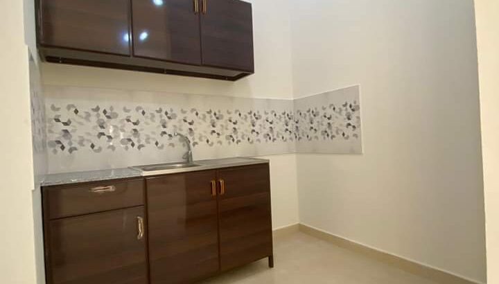 للإيجار شقة نظامية تاني ساكن في عين خالد