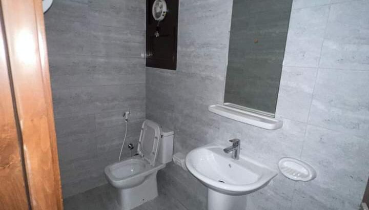 غرفه وصاله صالحه منعزله مساحة كبيره