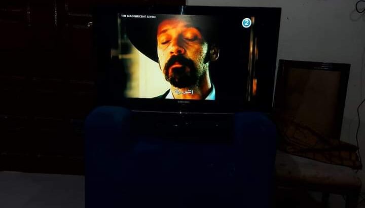 شاشه سامسونج عاديه مقاس ٣٧ شبه جديده