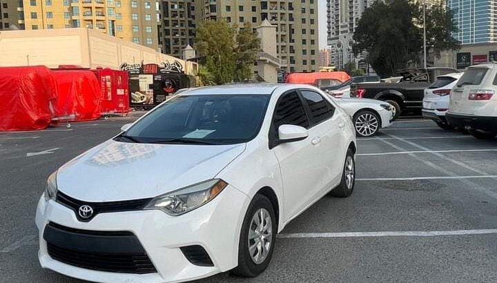 تويوتا كورولا 1.8 موديل 2015 اوراق جمارك بيع