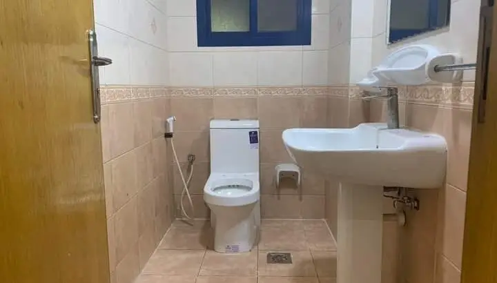 غرفتين للأيجار بعجمان مساحة كبيره