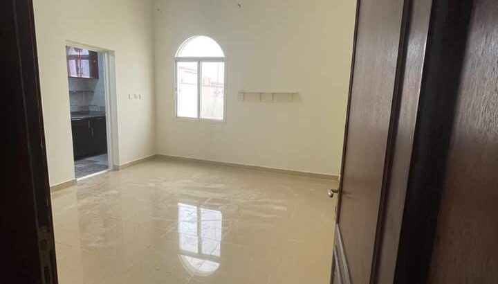 للإيجار شقه غرفه وصاله ومطبخ