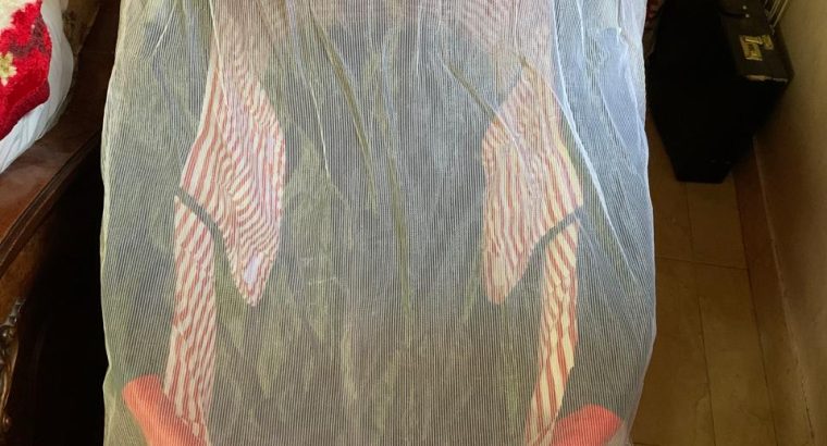 سرير اطفال مريح للنوم ويستعمل هزاز