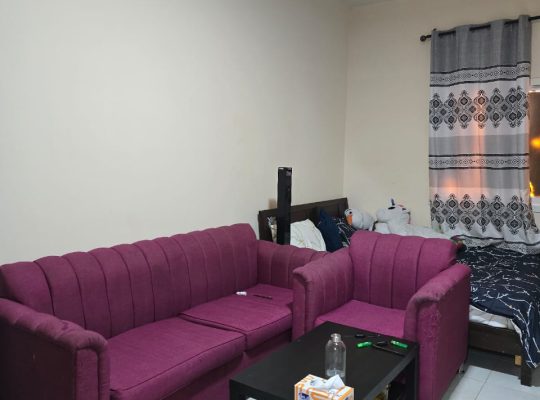 ستوديو كبير للايجار خلف جراند مول