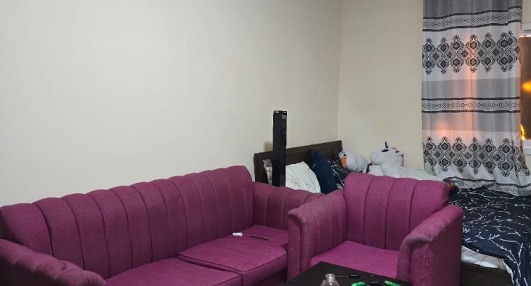 ستوديو كبير للايجار خلف جراند مول