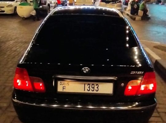 Dubai Mirdmw 318i 2005 4-cylinder black 8500 DHS