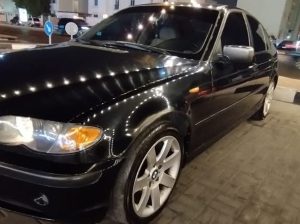 Dubai Mirdmw 318i 2005 4-cylinder black 8500 DHS