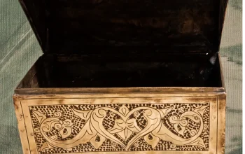شكمجيه نحاس مزخرفة شغل اسلامي قديم هاند ميد و حفر ابره