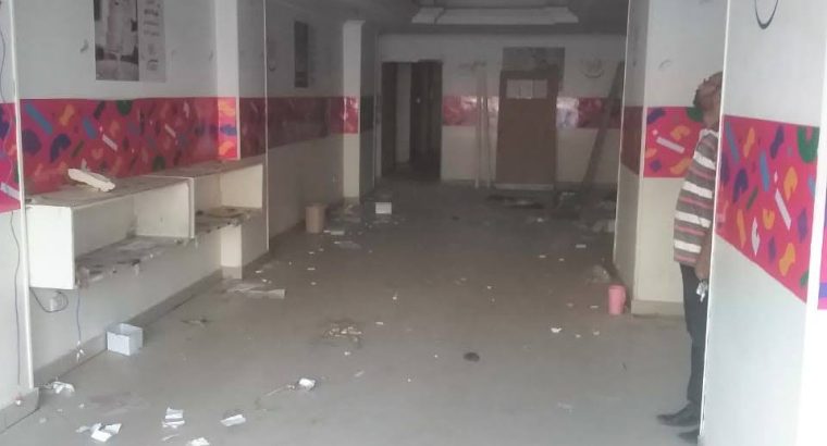محل لقطة للبيع في حلمية الزيتون مساحة ١٢٠ متر...