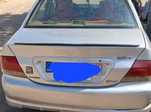 سيارة ميتسوبيشي لانسر