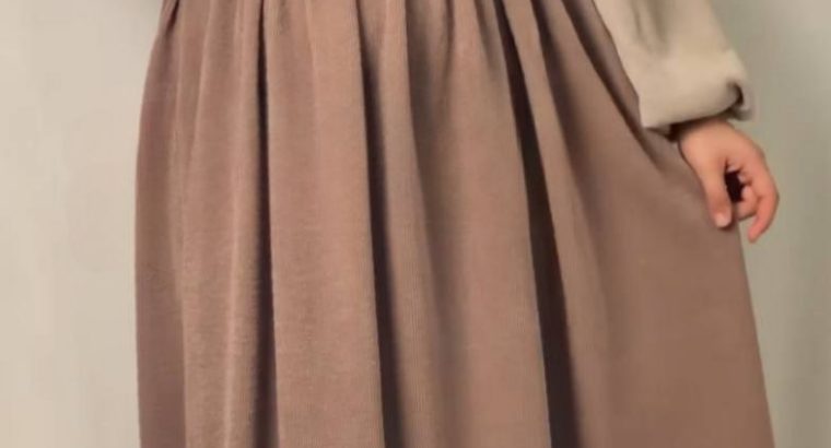 طقم اسكيرت قطعتين 2لون فيونكات...